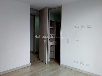 Apartamento de 3 alcobas en arriendo en El Poblado, Medellín, 88 m² · foto 7 de 14