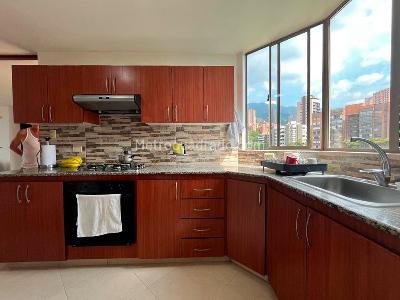 Apartamento de 3 alcobas en venta en La Florida, Medellín, 127 m² · foto 8 de 19