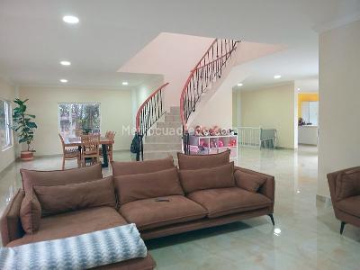 Casa en arriendo en Envigado, Envigado · foto 2 de 16