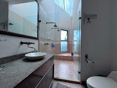 Casa de 5 alcobas en venta en Envigado, Envigado, 550 m² · foto 17 de 20