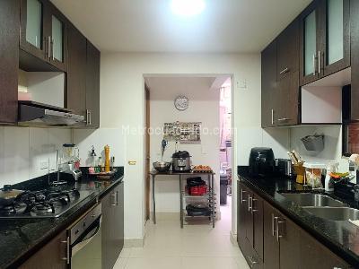 Casa de 3 alcobas en venta en El Poblado, Medellín, 260 m² · foto 7 de 20