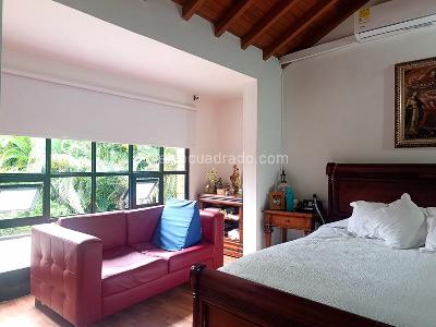 Casa de 3 alcobas en venta en El Poblado, Medellín, 260 m² · foto 9 de 20