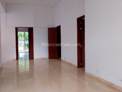 Casa en arriendo en El Poblado, Medellín · foto 10 de 20