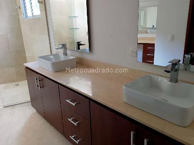 Casa en arriendo en El Poblado, Medellín · foto 18 de 20