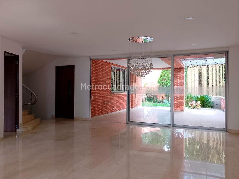 Casa Amplia de 3 Alcobas en El Poblado - 2