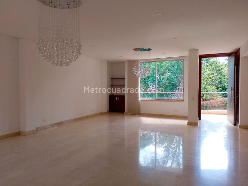 Casa Amplia de 3 Alcobas en El Poblado - 3