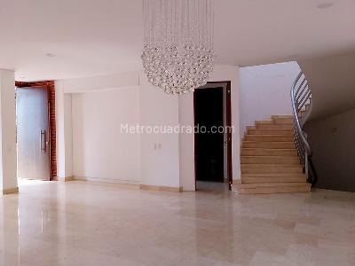 Casa en arriendo en El Poblado, Medellín · foto 4 de 20