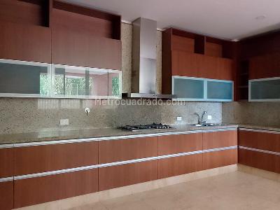 Casa en arriendo en El Poblado, Medellín · foto 6 de 20