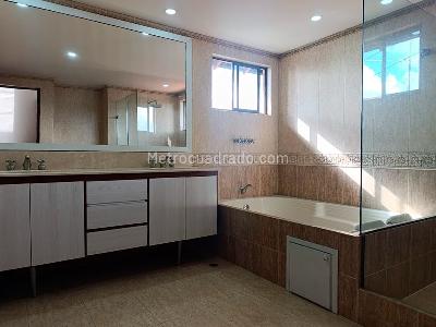 Casa en arriendo en El Poblado, Medellín · foto 17 de 19
