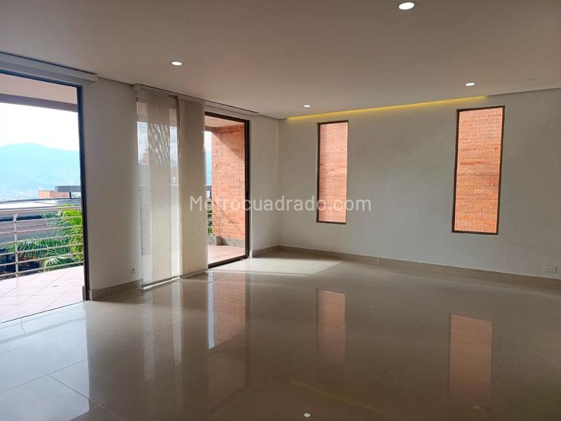3BR House for Rent in El Poblado Gated Unit with Pool - 2