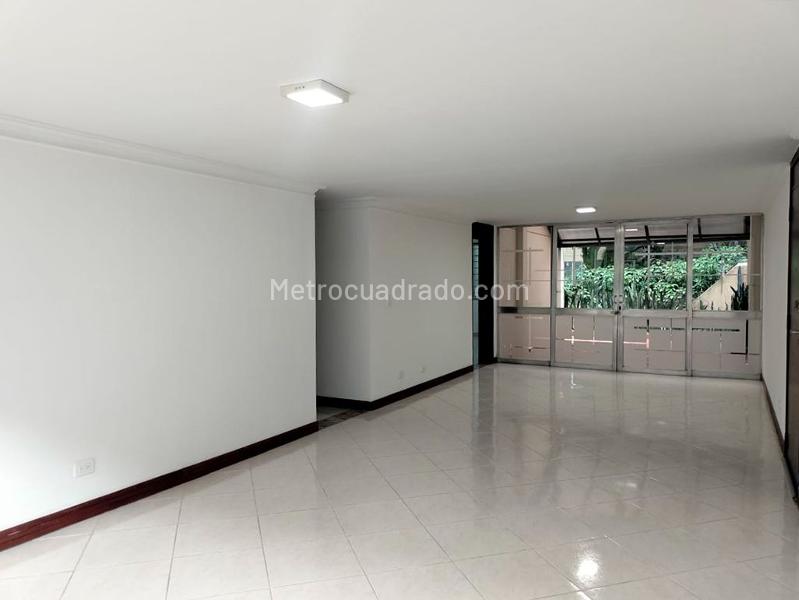 Spacious 3BR Apartment in El Poblado - 4