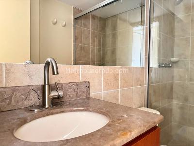 Apartamento de 2 alcobas en arriendo en El Poblado, Medellín, 78 m² · foto 12 de 13