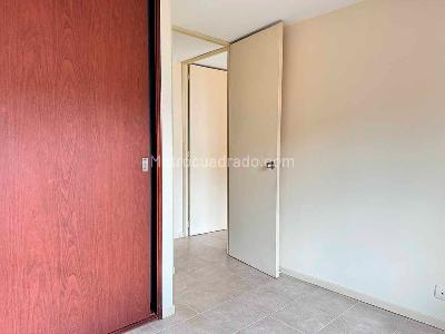 Apartamento de 2 alcobas en arriendo en El Poblado, Medellín, 78 m² · foto 9 de 13