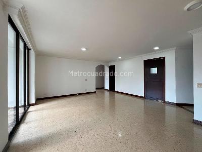 Apartamento en venta en El Poblado, Medellín · foto 2 de 15