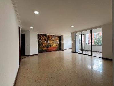 Apartamento en venta en El Poblado, Medellín · foto 3 de 15