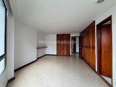 Apartamento en venta en El Poblado, Medellín · foto 9 de 15