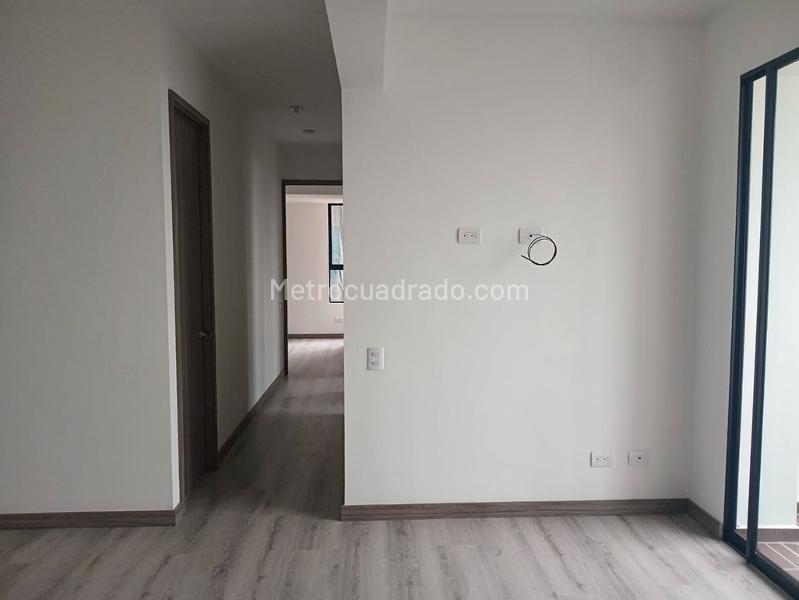 Apartamento de 3 Alcobas con Balcón y Parqueadero Cubierto en El Poblado - 3