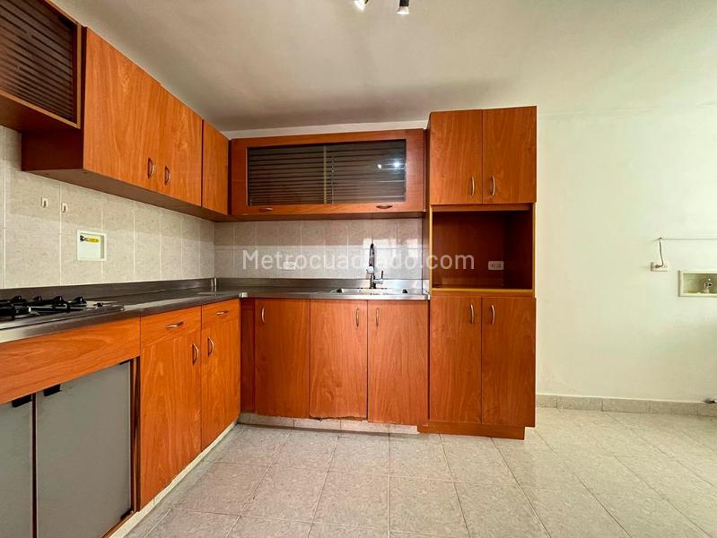 3BR Apartment for Rent in El Poblado with Balcony & Covered Parking - 5