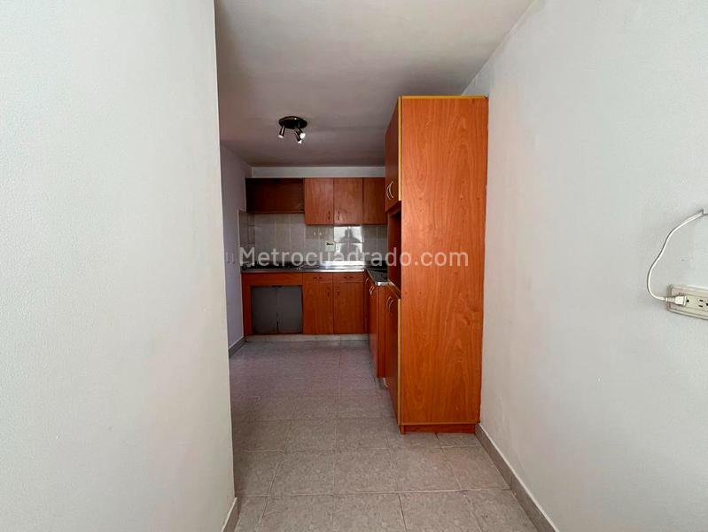 3BR Apartment for Rent in El Poblado with Balcony & Covered Parking - 6