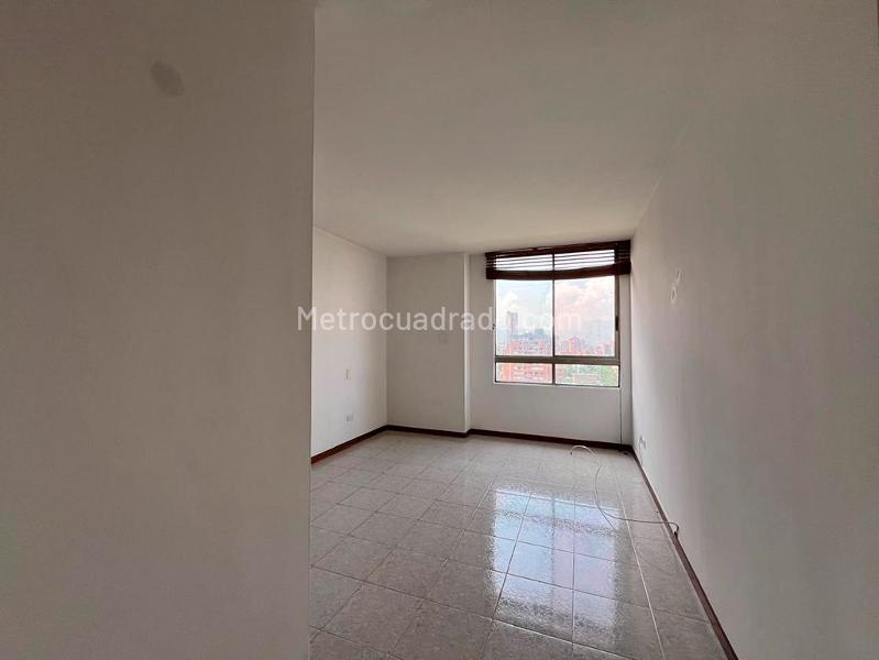 3BR Apartment for Rent in El Poblado with Balcony & Covered Parking - 8