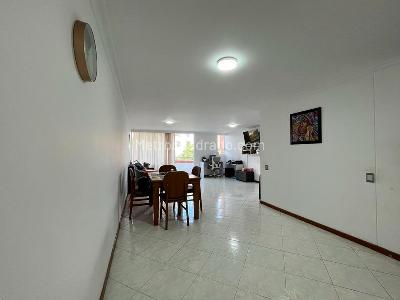 Apartamento de 2 alcobas en arriendo en Los Balsos, Medellín, 85 m² · foto 2 de 12