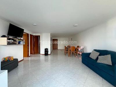Apartamento de 2 alcobas en arriendo en Los Balsos, Medellín, 85 m² · foto 3 de 12
