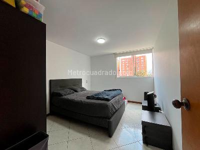 Apartamento de 2 alcobas en arriendo en Los Balsos, Medellín, 85 m² · foto 7 de 12