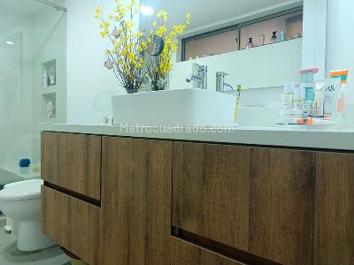 Apartamento de 4 alcobas en venta en El Poblado, Medellín, 261 m² · foto 16 de 20