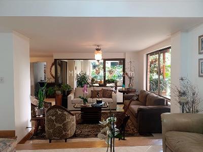 Apartamento de 4 alcobas en venta en El Poblado, Medellín, 261 m² · foto 2 de 20
