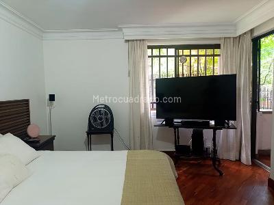 Apartamento de 4 alcobas en venta en El Poblado, Medellín, 261 m² · foto 8 de 20