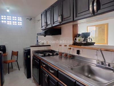 Apartaestudio en arriendo en El Poblado, Medellín, 57 m² · foto 8 de 15