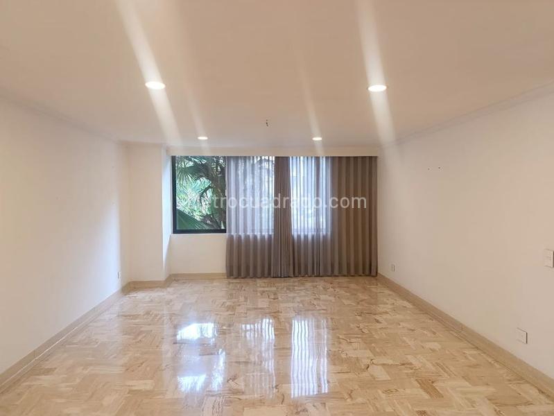 Luxury 4BR Apartment with Pool in El Poblado - 8