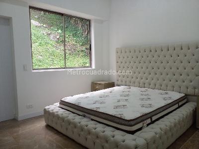 Casa de 4 alcobas en arriendo en El Poblado, Medellín, 400 m² · foto 13 de 19