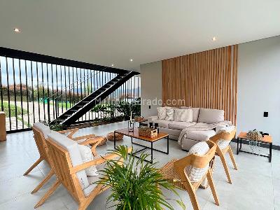 Casa de 3 alcobas en venta en Envigado, Envigado, 350 m² · foto 2 de 19