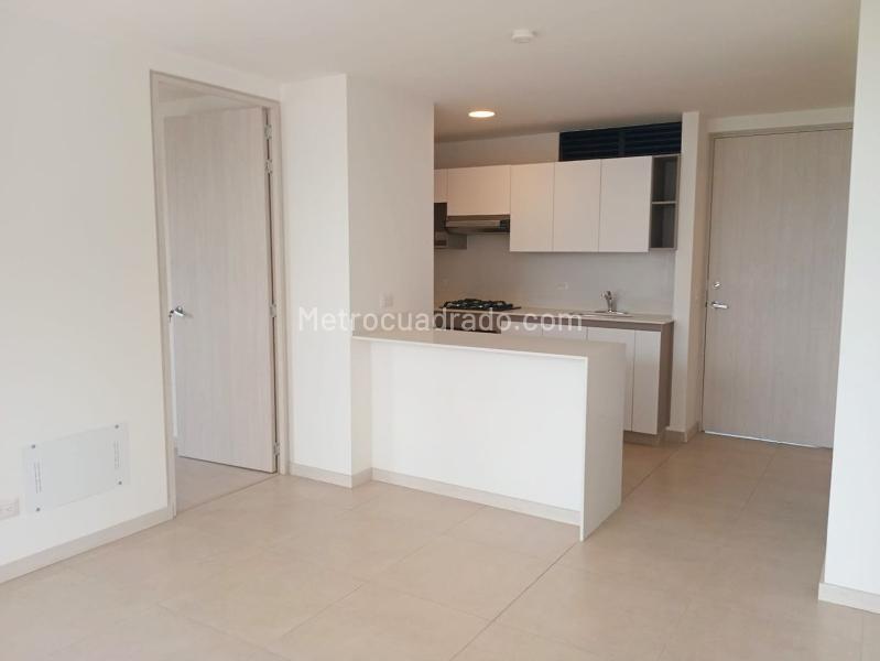 2BR Apartment for Rent in El Poblado with 3 Baths & Pool - 3