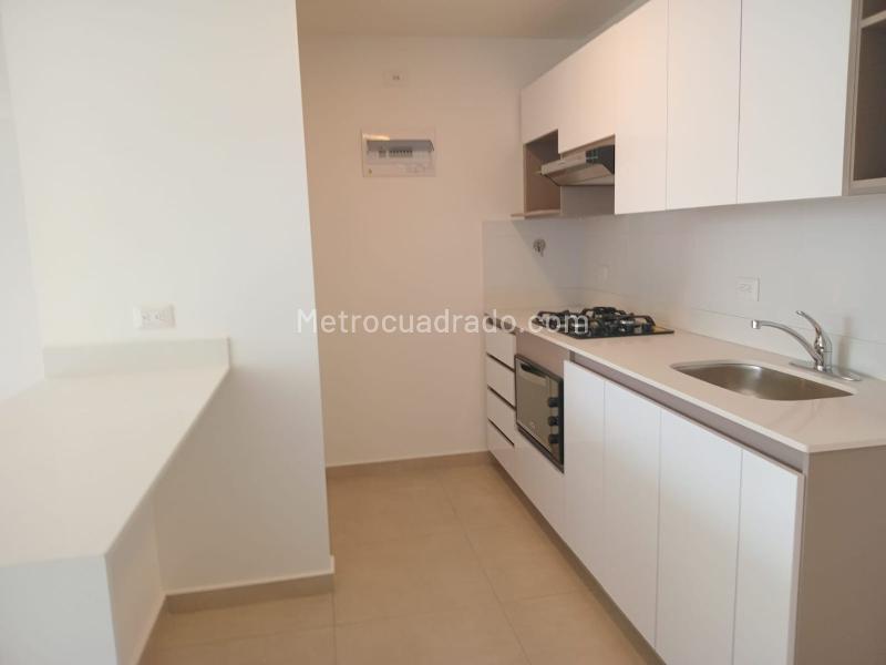 2BR Apartment for Rent in El Poblado with 3 Baths & Pool - 7