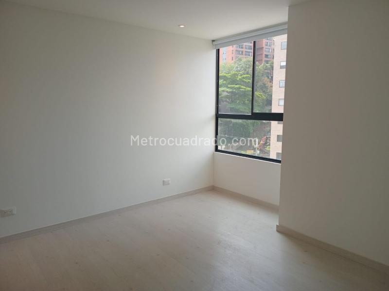 2BR Apartment for Rent in El Poblado with 3 Baths & Pool - 9