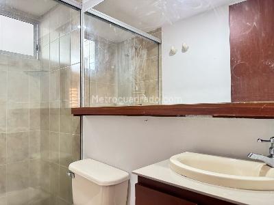 Apartamento de 3 alcobas en arriendo en El Poblado, Medellín, 110 m² · foto 16 de 17