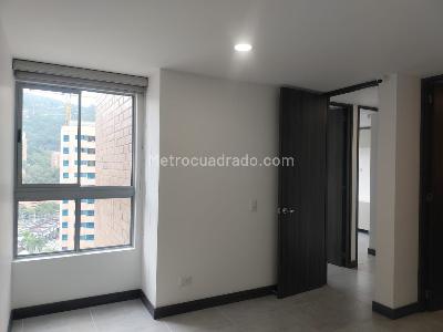 Apartamento de 3 alcobas en arriendo en El Poblado, Medellín, 107 m² · foto 10 de 17