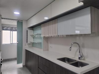 Apartamento de 3 alcobas en arriendo en El Poblado, Medellín, 107 m² · foto 7 de 17