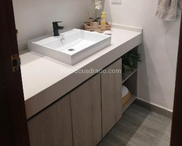 Casa de 4 alcobas en venta en El Poblado Loma De Los Parra, Medellín, 280 m² · foto 10 de 12