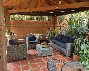 Casa de 4 alcobas en venta en El Poblado Loma De Los Parra, Medellín, 280 m² · foto 11 de 12