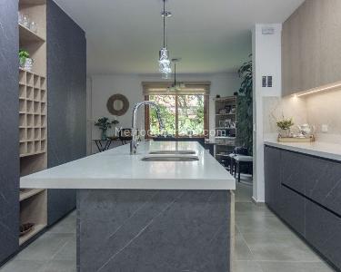 Casa de 4 alcobas en venta en El Poblado Loma De Los Parra, Medellín, 280 m² · foto 2 de 12
