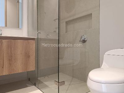 Apartamento de 2 alcobas en venta en El Poblado Castropol, Medellín, 122 m² · foto 14 de 17