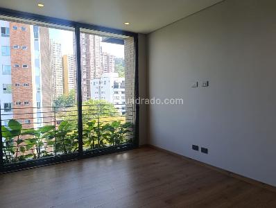 Apartamento de 2 alcobas en venta en El Poblado Castropol, Medellín, 122 m² · foto 2 de 17