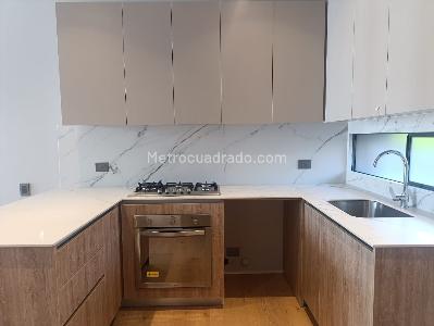 Apartamento de 2 alcobas en venta en El Poblado Castropol, Medellín, 122 m² · foto 7 de 17