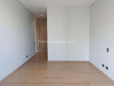 Apartamento de 2 alcobas en venta en El Poblado Castropol, Medellín, 122 m² · foto 8 de 17