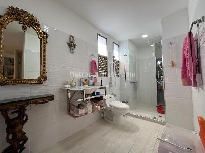 Apartamento de 2 alcobas en venta en El Poblado Loma De Los Parra, Medellín, 135 m² · foto 13 de 17