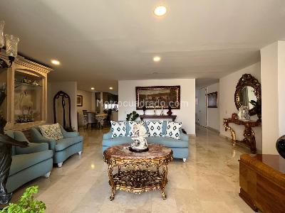 Apartamento de 2 alcobas en venta en El Poblado Loma De Los Parra, Medellín, 135 m² · foto 2 de 17