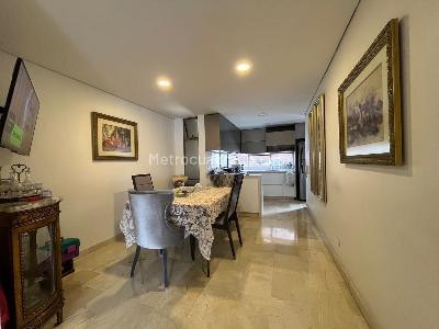 Apartamento de 2 alcobas en venta en El Poblado Loma De Los Parra, Medellín, 135 m² · foto 4 de 17
